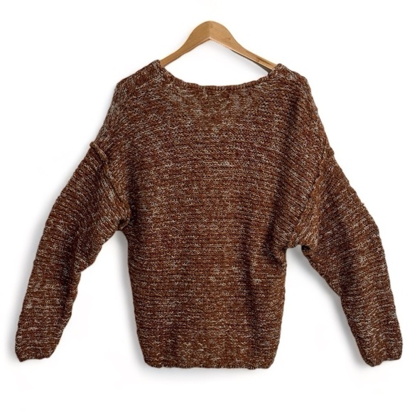 Universal Threads V-Neck Sweater Size Medium| Super Cute Brown Sweater - Picture 4 of 6